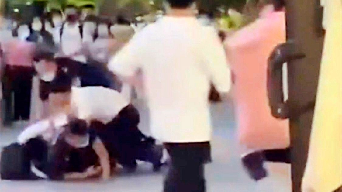 深圳一男子大闹核酸检测现场，警方通报背后的社会警示与思考